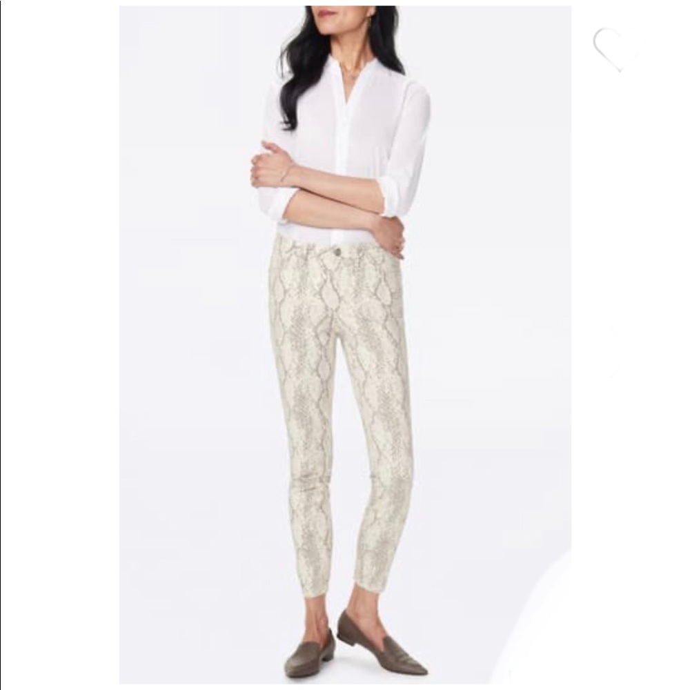 🛑CLEARANCE‼️🆕 NYDJ Ami Skinny Jeans w/ lift-tuck technology Cream & gray